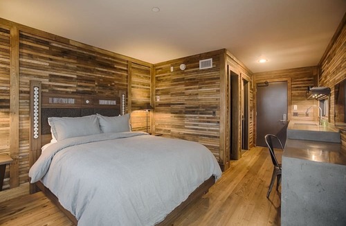Midtown Bed & Breakfast | El Moore Lodge