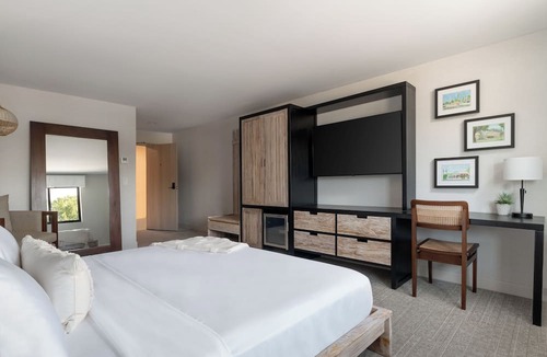 Marblehead Hotel | The Wave at Marblehead