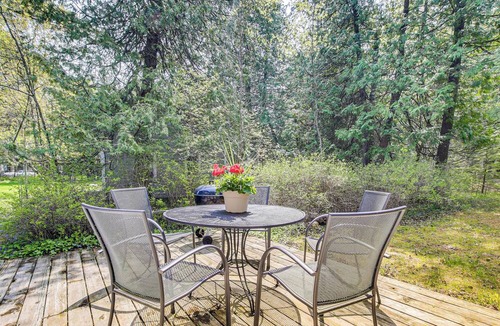 Baileys Harbor Cottage | Baileys Harbor Cottage w/Dock: Steps to Lake!