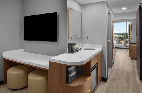 Madison Hotel | Embassy Suites By Hilton Madison Downtown