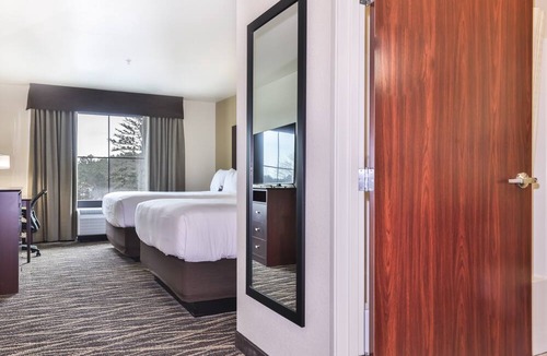 Rhinelander Hotel | Cobblestone Hotel & Suites - Rhinelander