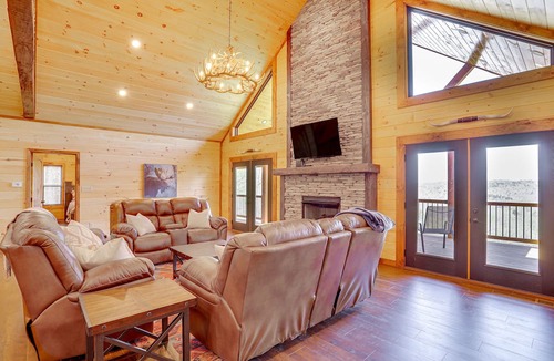 Van Buren Cabin | Van Buren Vacation Rental < 1 Mi to Big Spring!