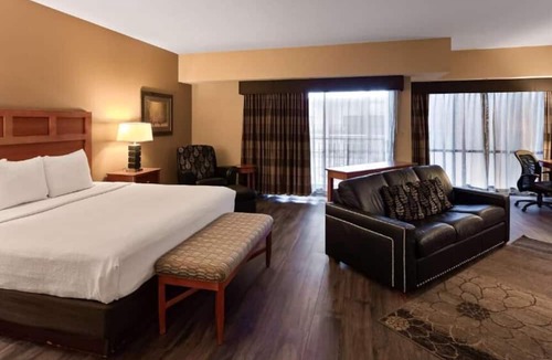 South Loop House | Luxe Comfort Near the Mall: Free Airport Shuttle & Great Beds