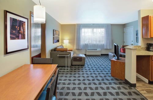 Sterling Heights Hotel | TownePlace Suites Detroit Sterling Heights