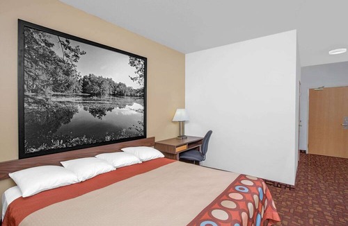 Three Rivers Hotel | Super 8 by Wyndham Three Rivers
