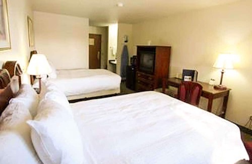 Sheboygan Hotel | Harbor Winds Hotel