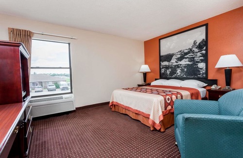 Harrisburg Hotel | Super 8 by Wyndham Harrisburg