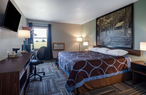 Mattoon Hotel | Super 8 by Wyndham Mattoon