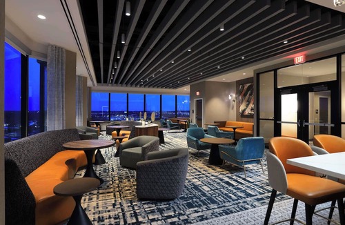 Battle Creek Hotel | DoubleTree by Hilton Battle Creek