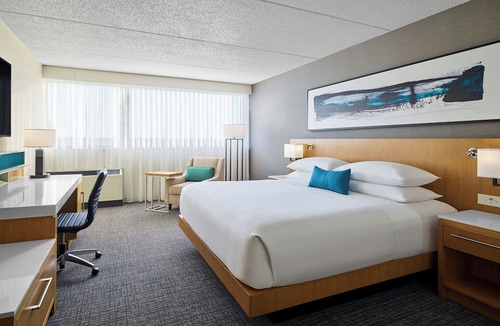 Nelson Hotel | Delta Hotels by Marriott Muskegon Convention Center
