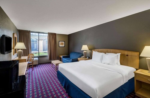 Whitehaven Hotel | Travelodge by Wyndham Memphis Airport/Graceland