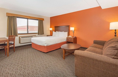 Laurium Hotel | AmericInn by Wyndham Calumet