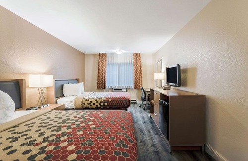 Madison Hotel | Econo Lodge Madison East