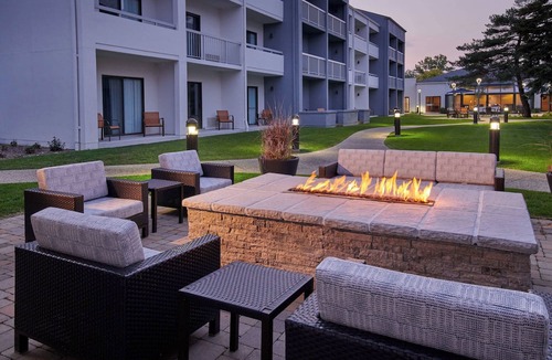 Highland Park Hotel | Courtyard by Marriott Chicago Highland Park/Northbrook