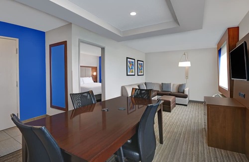 Adrian Hotel | Holiday Inn Express Adrian by IHG