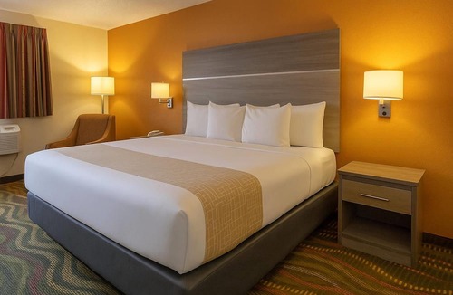 Muskegon Heights Hotel | Travelodge by Wyndham Muskegon