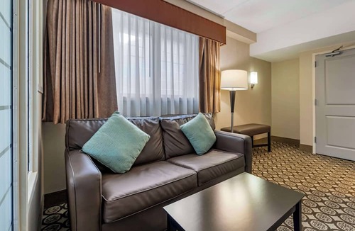 Regent Hotel | Best Western Plus InnTowner Madison