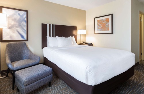 Gurnee Hotel | Wingate by Wyndham Gurnee