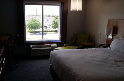 Lexington Hotel | Holiday Inn Express & Suites Lexington Midtown - I-75 by IHG
