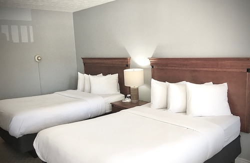 Empire Hotel | Empire Lakeshore Inn