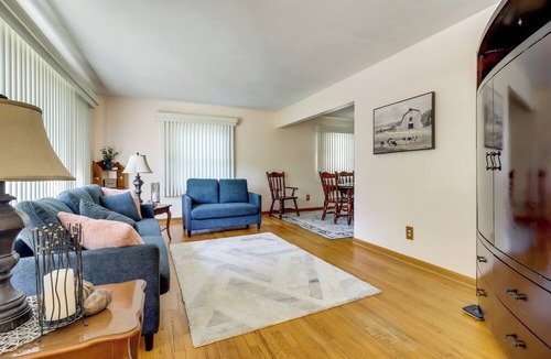 Monroe Cottage | 5 Mi to Lake Erie! Cozy Monroe Home & Private Yard