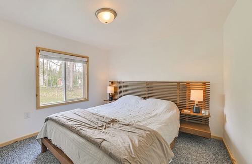 Lewiston Cottage | Walk to West Twin Lake: Remote Retreat w/Yard