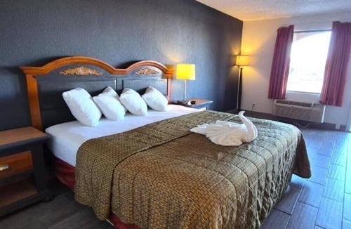 Mattoon Hotel | Suite Dreams Hotel