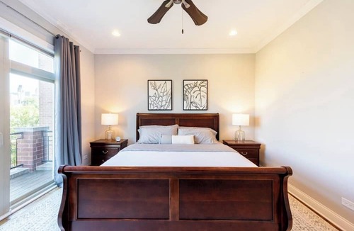 Old Town Bed & Breakfast | The Sono Chicago