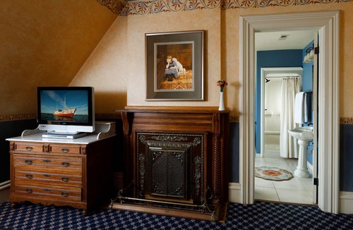 Central Business District Bed & Breakfast | The Kalamazoo House Downtown Hotel & Suites