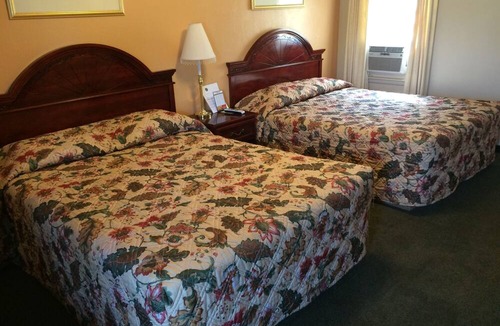 Marshall Hotel | Howard's Motel