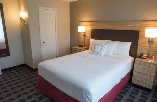 Battle Creek Hotel | TownePlace Suites by Marriott Battle Creek