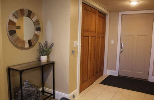 Vine Apartment | 131 Cedar 5 · Luxury Studio with Full Kitchen in Downtown Kalamazoo
