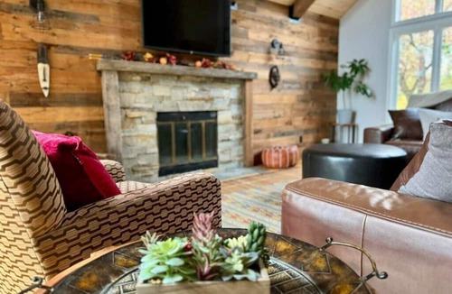 Duluth House | Lester River Pines Home | Pond | Creek | Woods | Views | Dogs