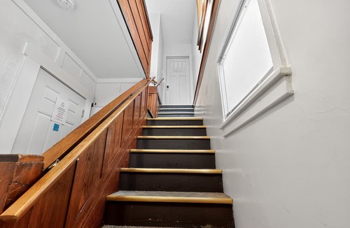 Wyandotte Apartment | Carriage House: Perfect for Summer Explorations – Comfortable Loft Living