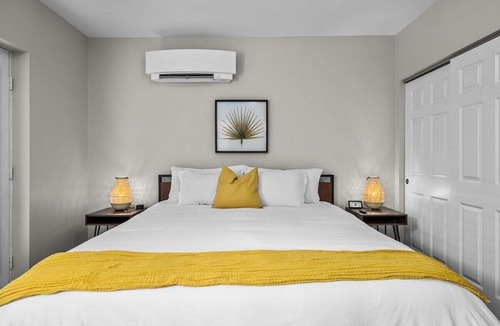 Soulard Apartment | Soulard Gem Dual Master 2BR w/own EnSuites & Deck