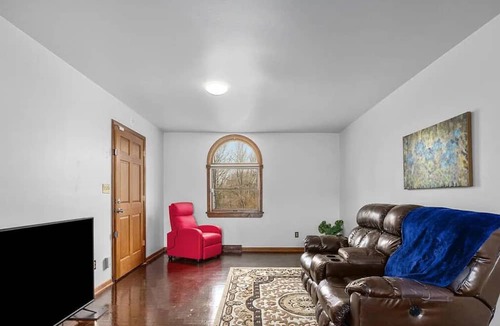 Marshall House | 10 acres of peaceful scenic beauty