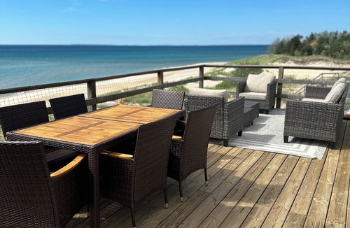 Harbor Springs House | 8-30 to 9-5 OPEN! Sleeps 13 Large Private Lake Michigan Beach