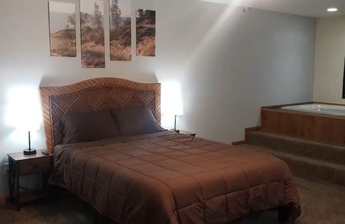 Chesterton Apartment | Private Downtown Apt, King Bed, Jet Bath, Fireplace, Grill, near Indiana Dunes