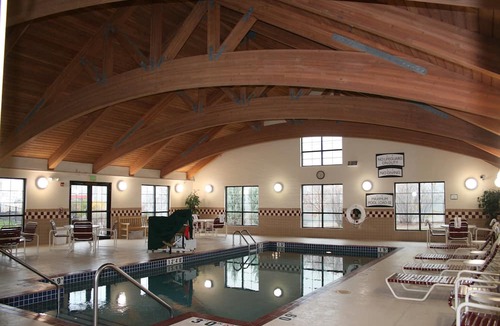 Madison Condo | Free Breakfast Pool & Hot Tub. Near East Towne Mall!