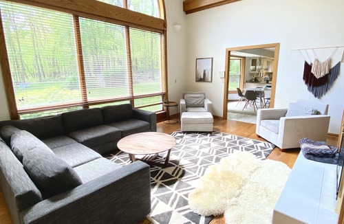 Edwardsburg House | 30 min from Notre Dame + Hottub, 10 acre estate and game room