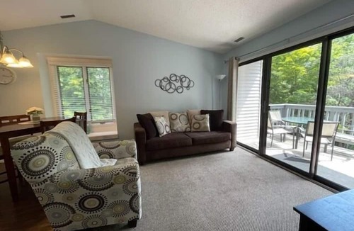 Acme Condo | Beach, Boat Rentals, Near Horse Shows! RIverside Shores