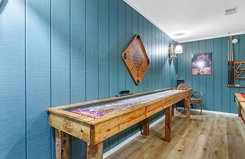 Fennville House | Secluded dog-friendly cabin on 10 acres - hot tub & game room!