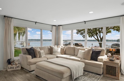 Jordan House | Modern Luxury 3bd/2ba Lake Home -Beach + Hottub .5 Miles to Mystic Lake Casino