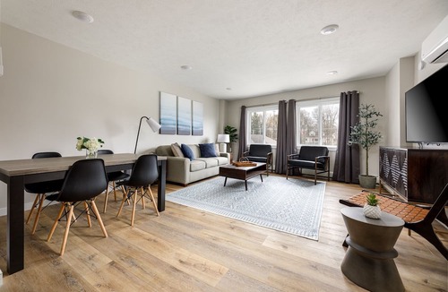 Traverse City Apartment | Large Apt | Downtown | AC | Beach | Shops | Walk |