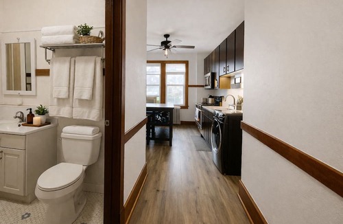 Chicago Apartment | Karlov Inn | Stylish Chicago 2BR Retreat