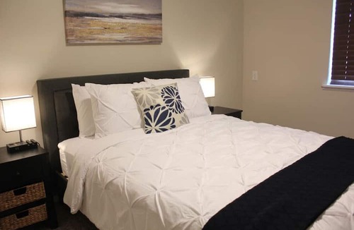 Kalamazoo Apartment | 729 Keenway B · water view apartment in Kalamazoo