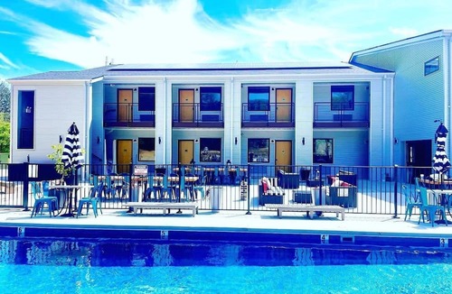 Pacific Hotel | Pet friendly family suite West of St. Louis with pool at The Landing Hub Hotel