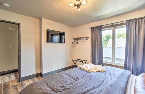 Elkhart Lake Condo | Elkhart Lake Townhome, Mins to Road America!