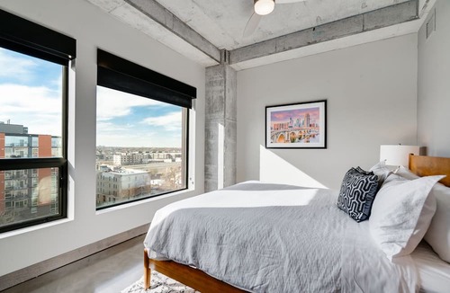 Warehouse District Apartment | MINNeSTAY* Sable 701 - Luxury Two Story Loft | North Loop | Target Center