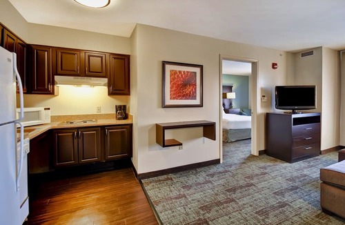 Madison Condo | Free Breakfast. Pool & Hot Tub. Near East Towne Mall!